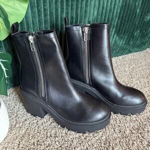 Urban Outfitters Chelsea Side Zip Chunky Boot - Size 10 - Alt Grunge Punk Emo